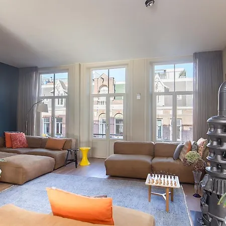 Luxurious In Museum District Near Park